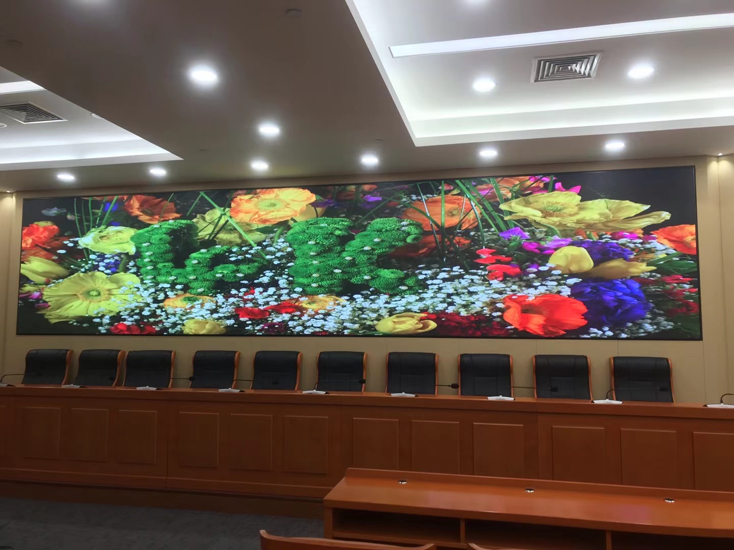 https://www.szradiant.com/products/fixed-instalal--led-display/fine-pitch-led-display/